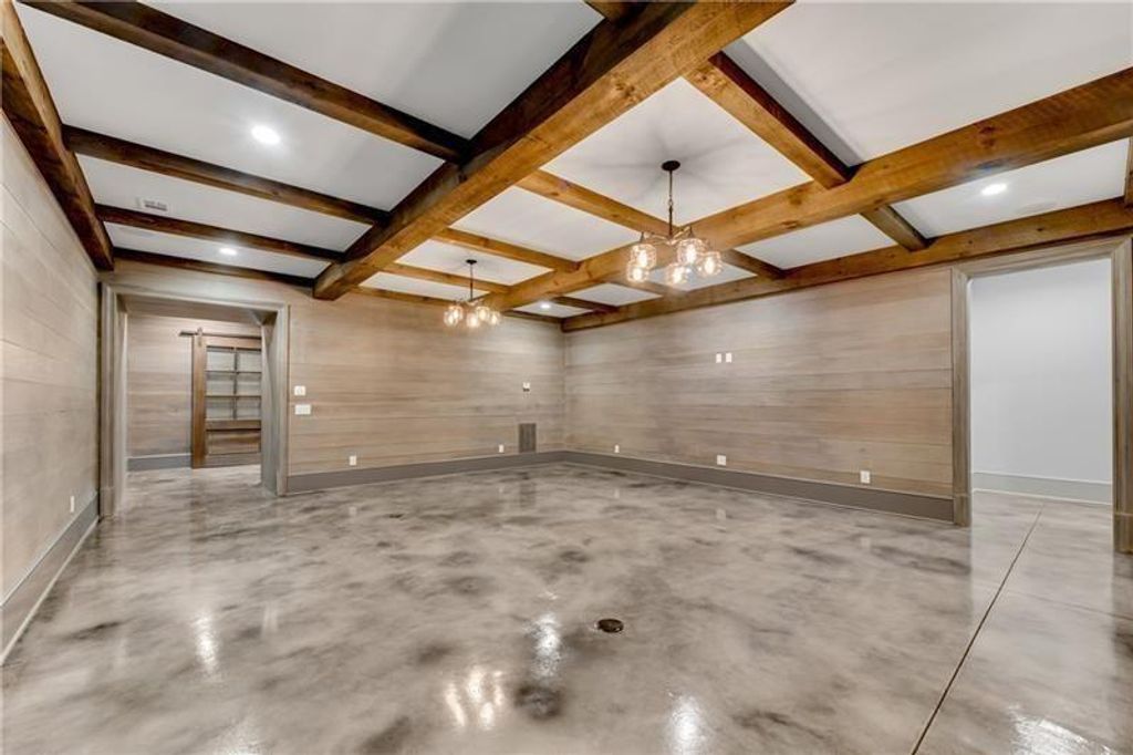 Image 42 of property listing at 560 Lost River Bend, Milton, GA 30004