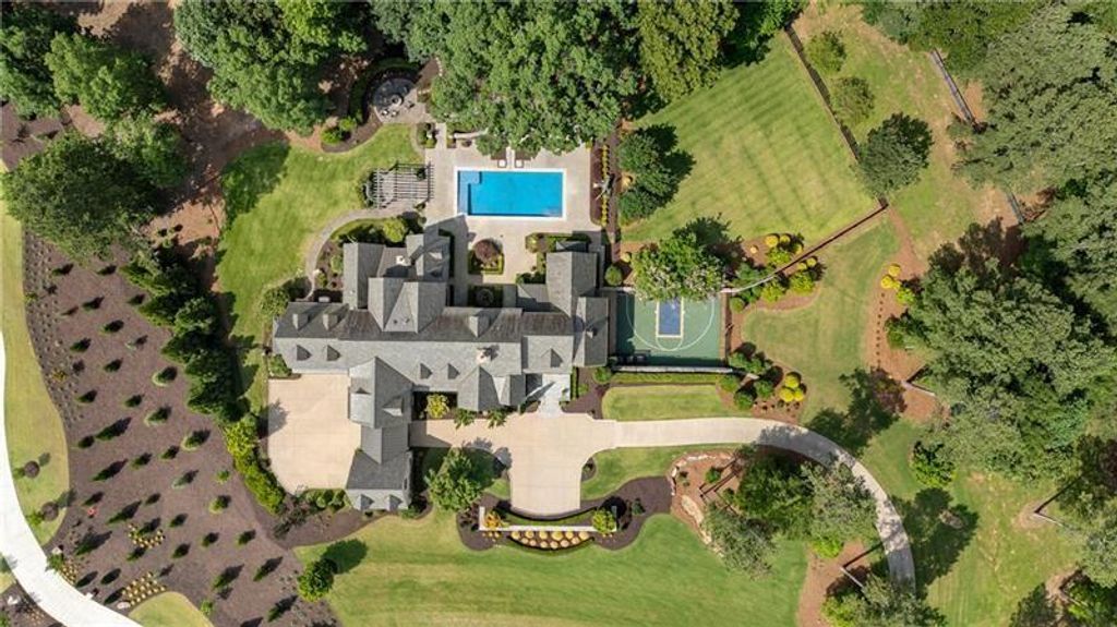 Image 50 of property listing at 560 Lost River Bend, Milton, GA 30004