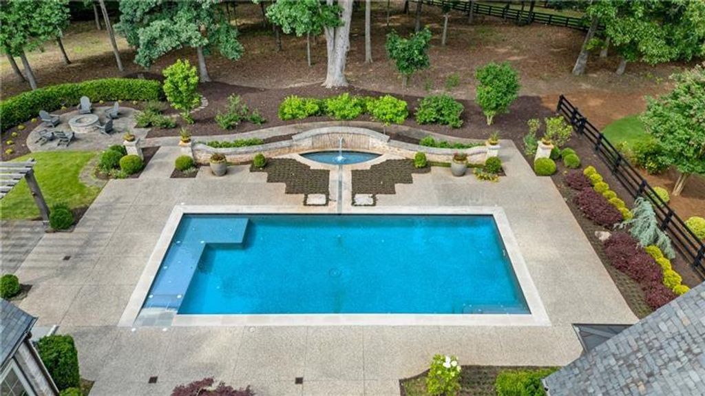Image 52 of property listing at 560 Lost River Bend, Milton, GA 30004