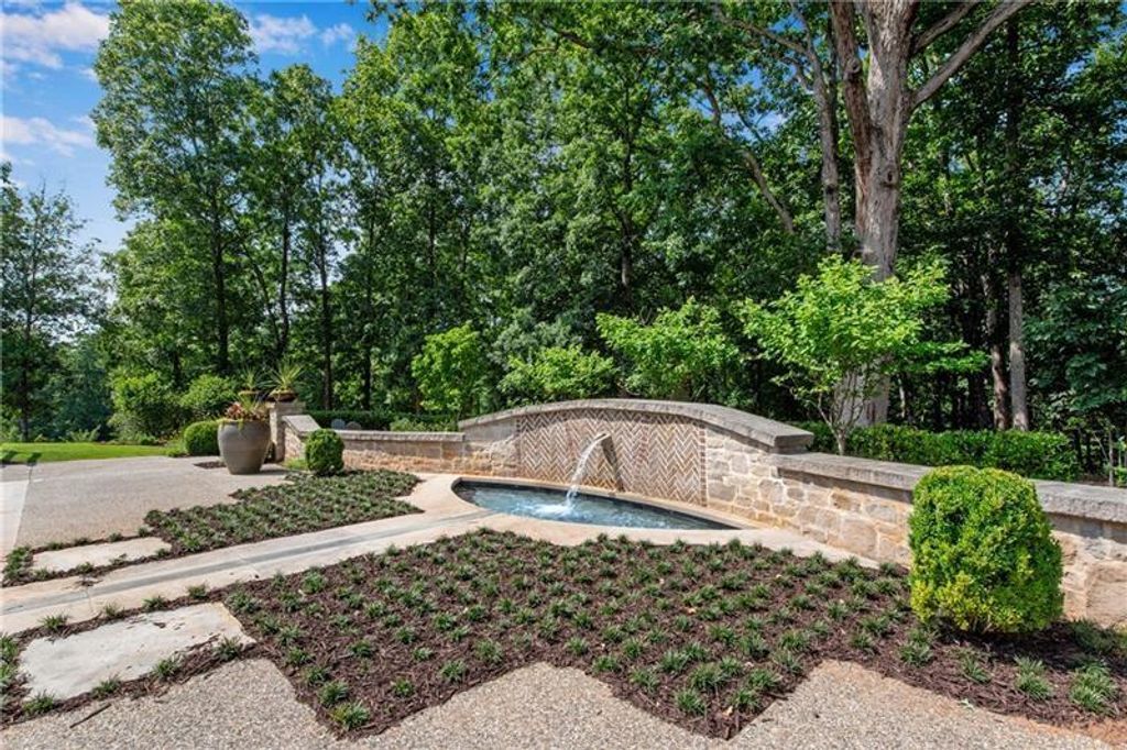 Image 55 of property listing at 560 Lost River Bend, Milton, GA 30004
