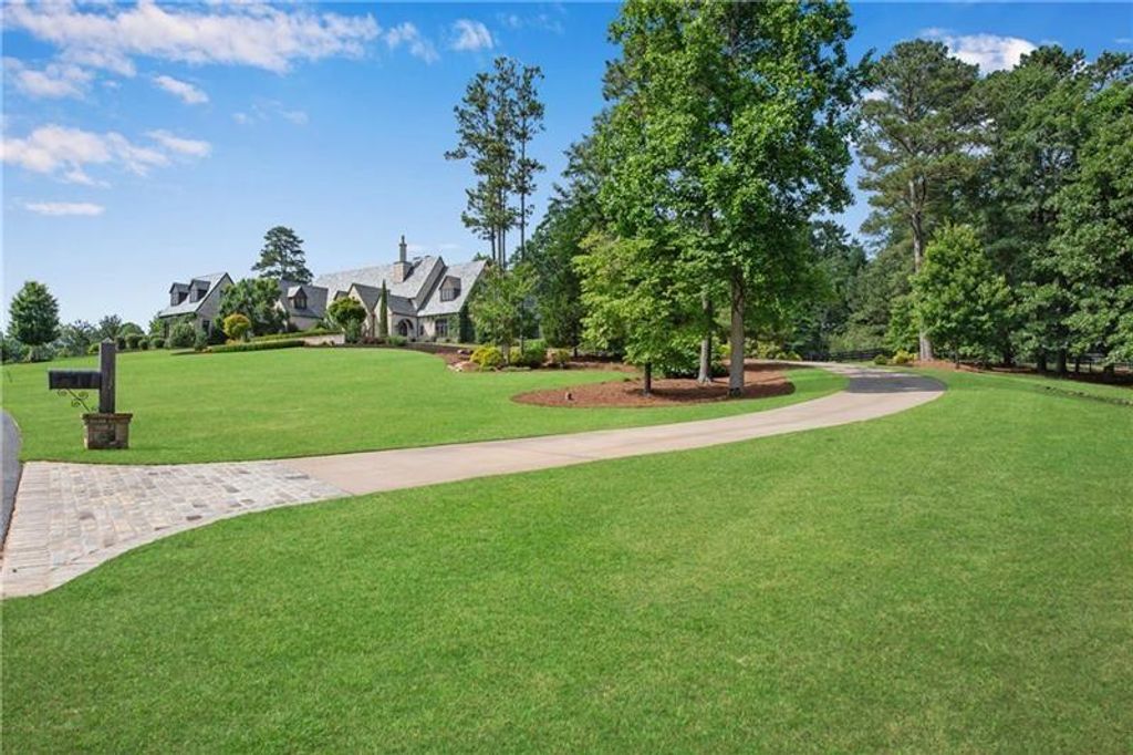 Image 58 of property listing at 560 Lost River Bend, Milton, GA 30004