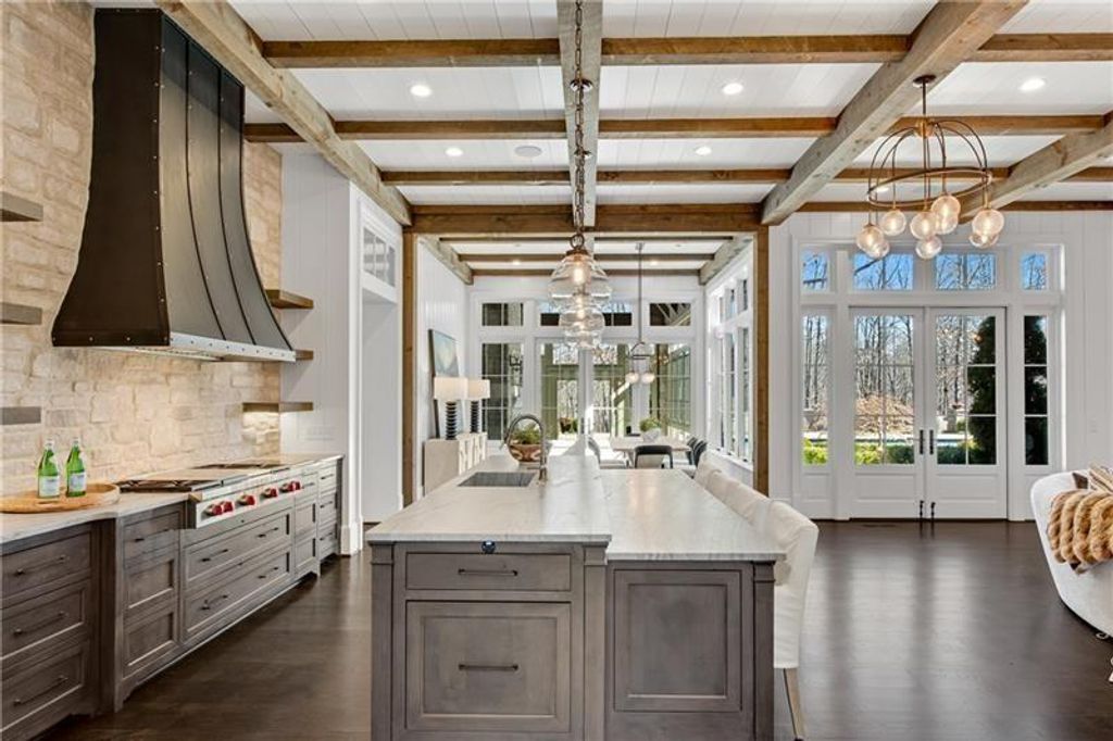 Image 9 of property listing at 560 Lost River Bend, Milton, GA 30004