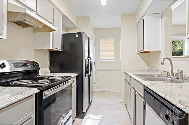 2425 Riviera Drive, Savannah, GA 31406