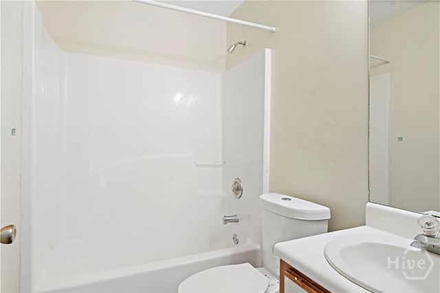 2425 Riviera Drive, Savannah, GA 31406