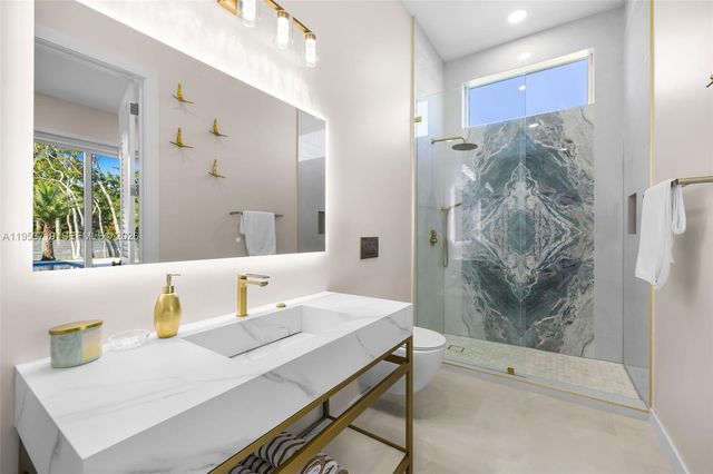 7301 SW 173rd St, Palmetto Bay, FL 33157