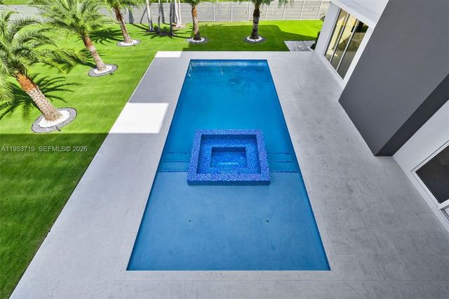 7301 SW 173rd St, Palmetto Bay, FL 33157