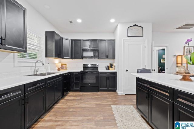 211 IRIS AVENUE, Oneonta, AL 35121