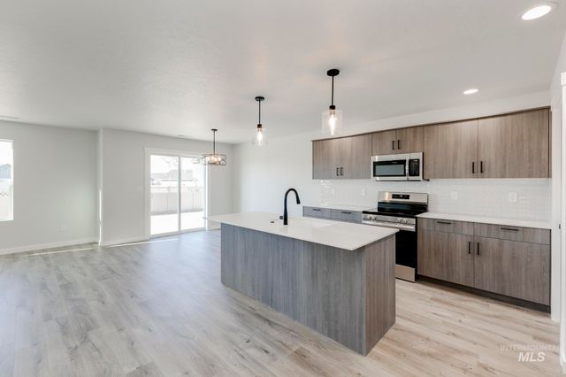 19598 Snowyside Way, Caldwell, ID 83605