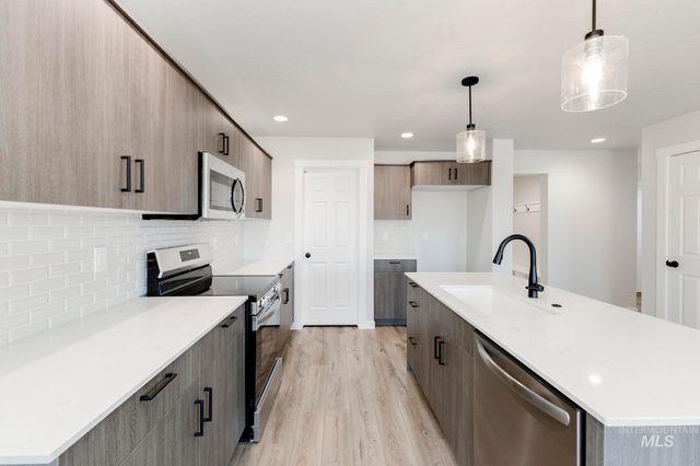 19598 Snowyside Way, Caldwell, ID 83605