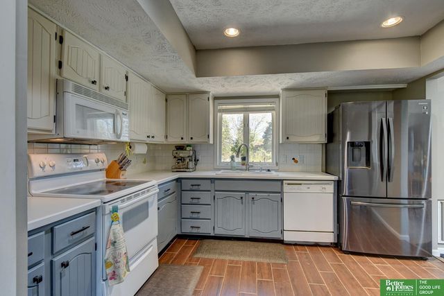 2105 N 129th Street, Omaha, NE 68164