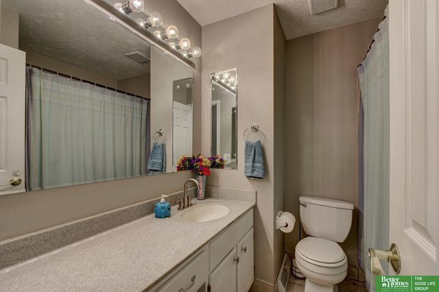 2105 N 129th Street, Omaha, NE 68164