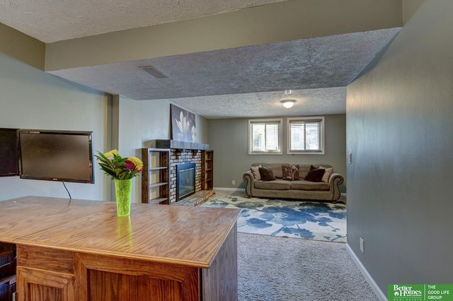 2105 N 129th Street, Omaha, NE 68164