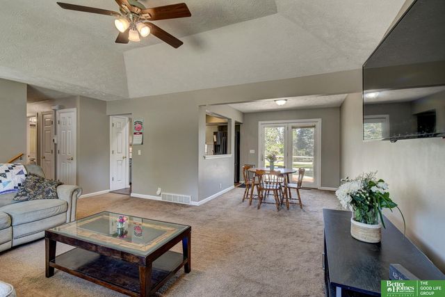 2105 N 129th Street, Omaha, NE 68164