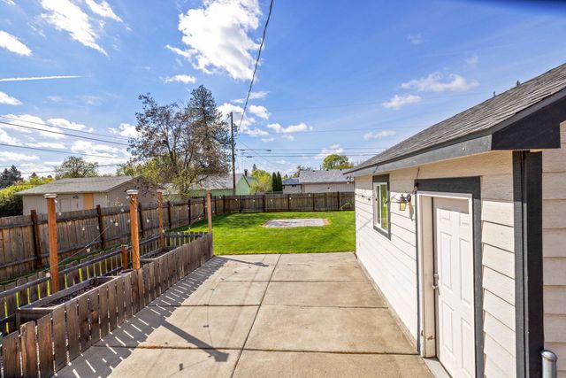 1109 W Nebraska Ave, Spokane, WA 99205