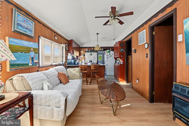 921 S GREEN ST, Tuckerton, NJ 08087