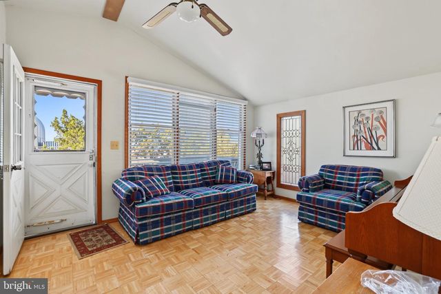 921 S GREEN ST, Tuckerton, NJ 08087
