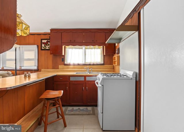 921 S GREEN ST, Tuckerton, NJ 08087