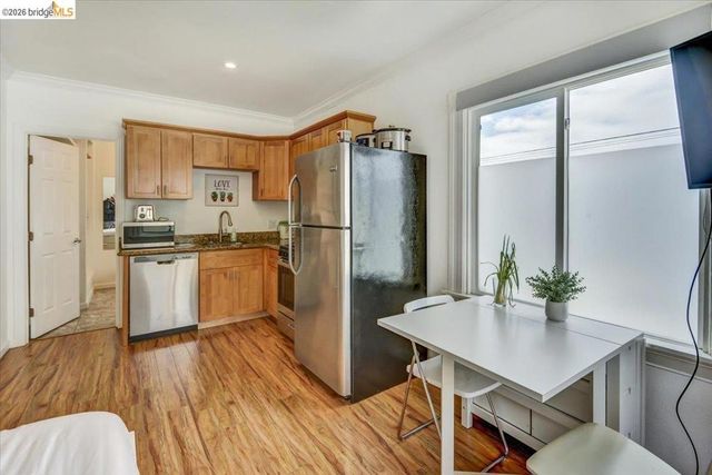 832 7th Ave, Oakland, CA 94606