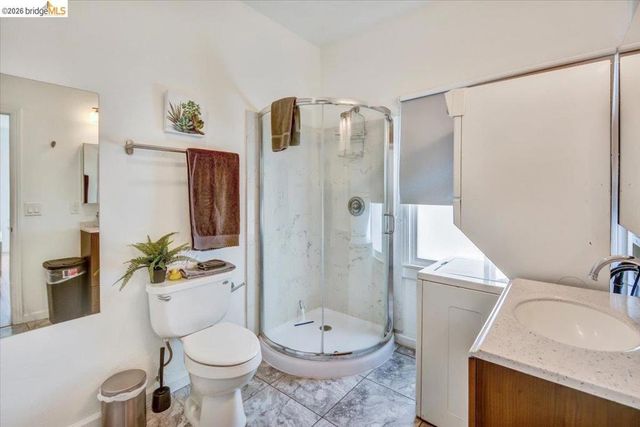 832 7th Ave, Oakland, CA 94606