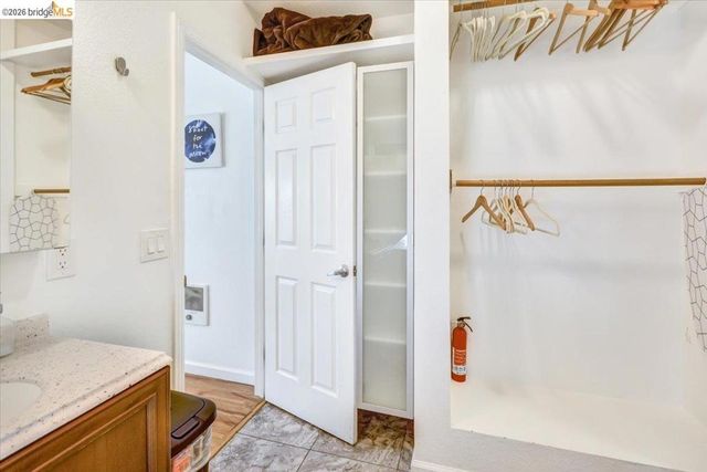 832 7th Ave, Oakland, CA 94606