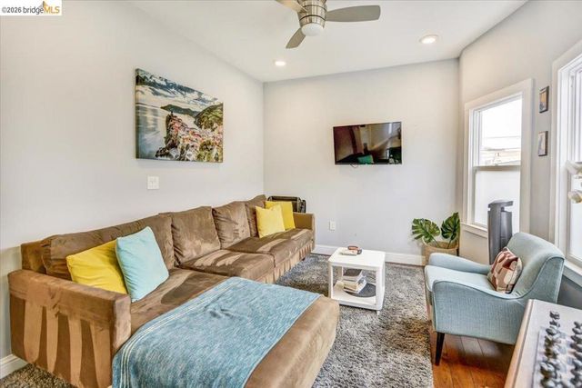 832 7th Ave, Oakland, CA 94606