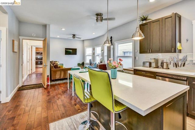 832 7th Ave, Oakland, CA 94606