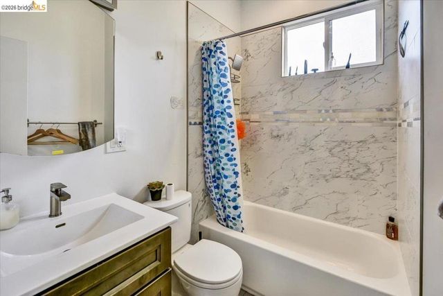 832 7th Ave, Oakland, CA 94606