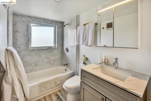 832 7th Ave, Oakland, CA 94606