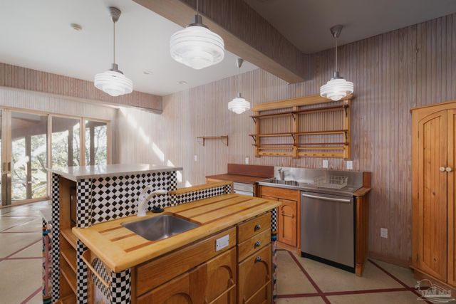 92 Highpoint Dr, Gulf Breeze, FL 32561