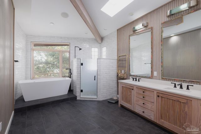 92 Highpoint Dr, Gulf Breeze, FL 32561