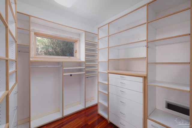 92 Highpoint Dr, Gulf Breeze, FL 32561