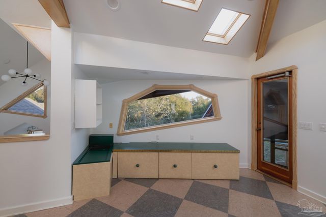 92 Highpoint Dr, Gulf Breeze, FL 32561