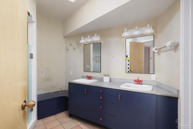 92 Highpoint Dr, Gulf Breeze, FL 32561