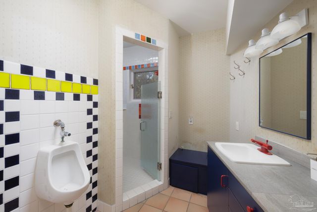 92 Highpoint Dr, Gulf Breeze, FL 32561