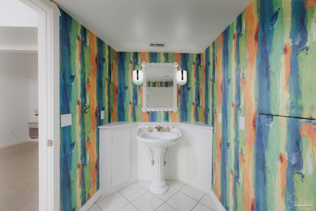 92 Highpoint Dr, Gulf Breeze, FL 32561