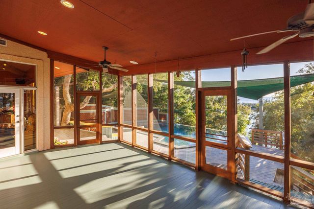 92 Highpoint Dr, Gulf Breeze, FL 32561