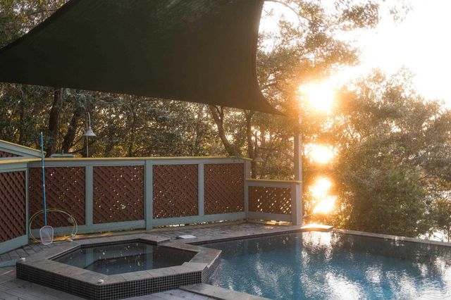 92 Highpoint Dr, Gulf Breeze, FL 32561