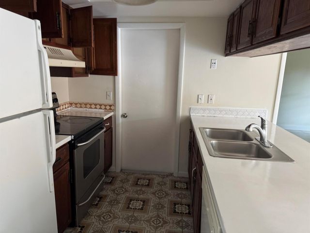 1015 Staghorn Street, Wellington, FL 33414