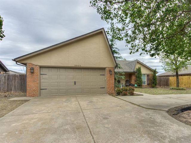 3904 Regatta Road, Yukon, OK 73099