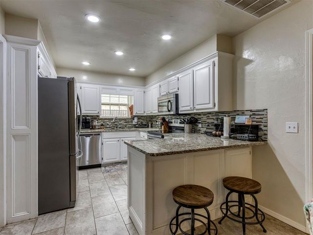 3904 Regatta Road, Yukon, OK 73099