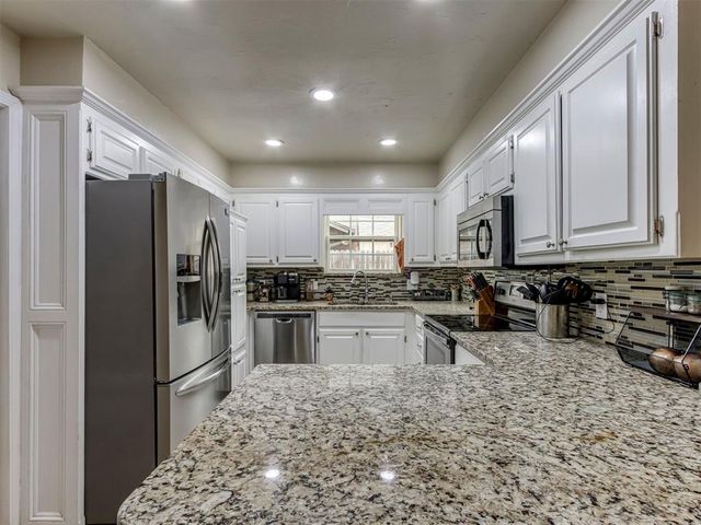 3904 Regatta Road, Yukon, OK 73099