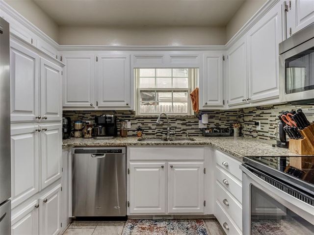 3904 Regatta Road, Yukon, OK 73099