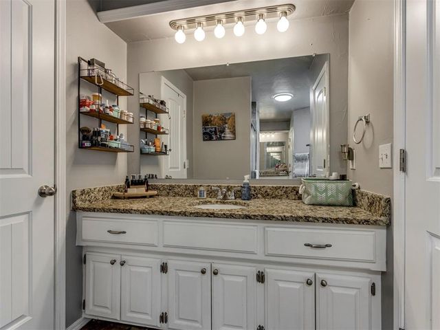 3904 Regatta Road, Yukon, OK 73099