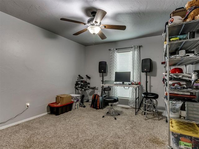 3904 Regatta Road, Yukon, OK 73099