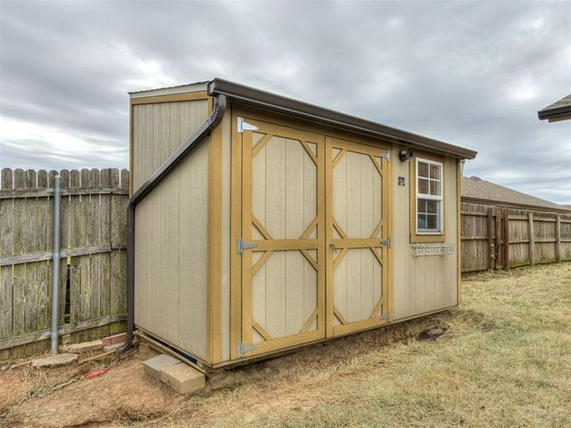 3904 Regatta Road, Yukon, OK 73099