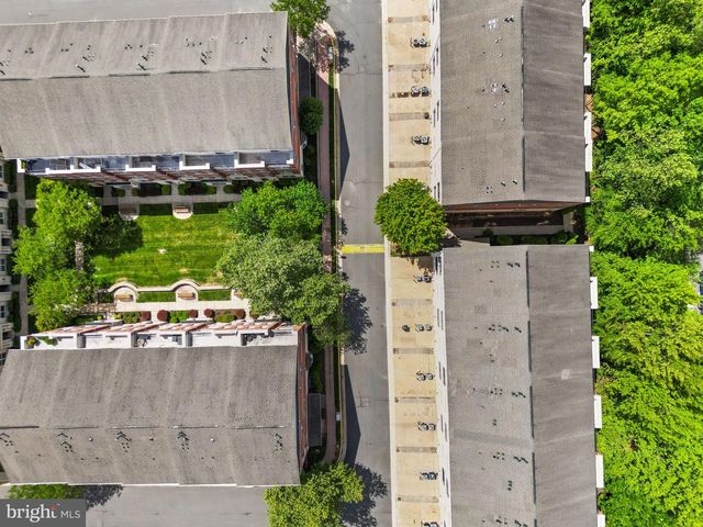 12414-A LIBERTY BRIDGE RD, Fairfax, VA 22033