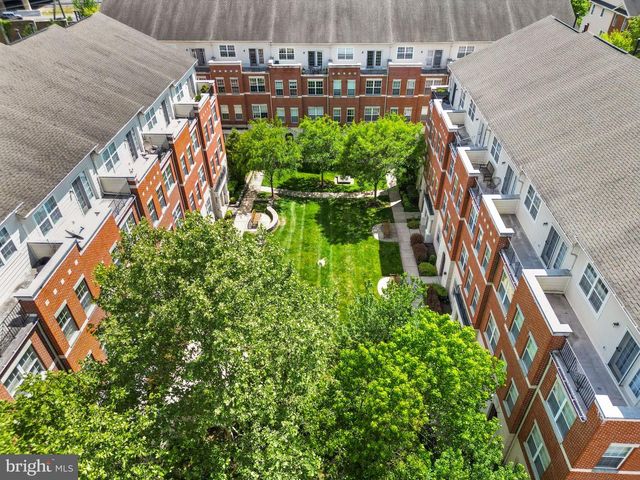 12414-A LIBERTY BRIDGE RD, Fairfax, VA 22033