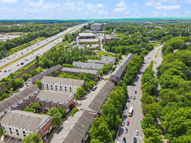 12414-A LIBERTY BRIDGE RD, Fairfax, VA 22033