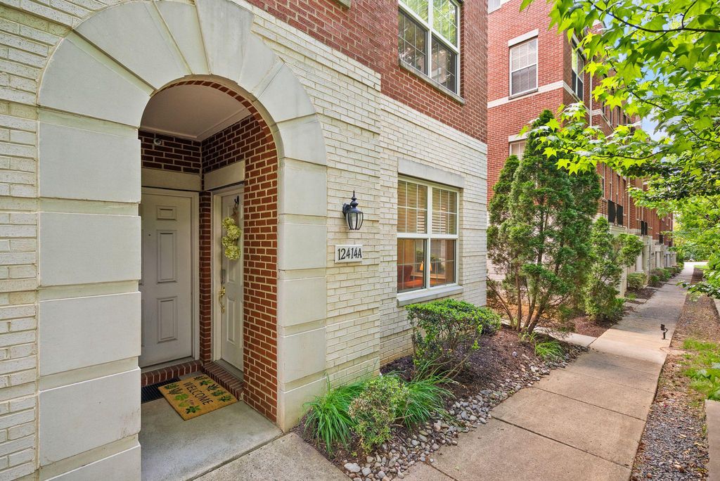 12414-A LIBERTY BRIDGE RD, Fairfax, VA 22033