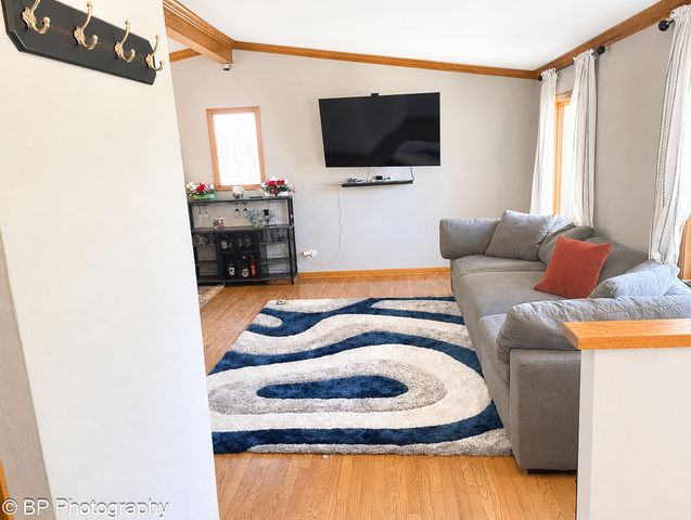 516 N Beck Road, Lindenhurst, IL 60046